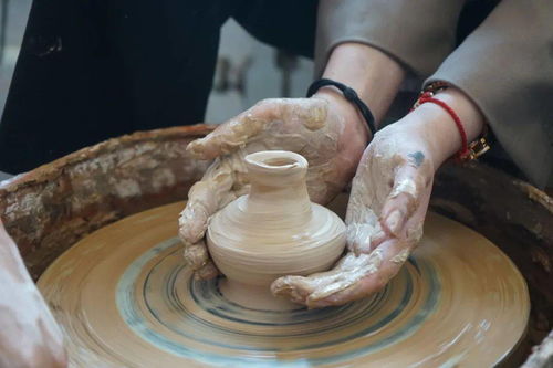 一捧熱土 一顆匠心 文登區(qū)美術(shù)教師“尚美講堂”第八期繪畫培訓(xùn)活動(dòng)圓滿舉行